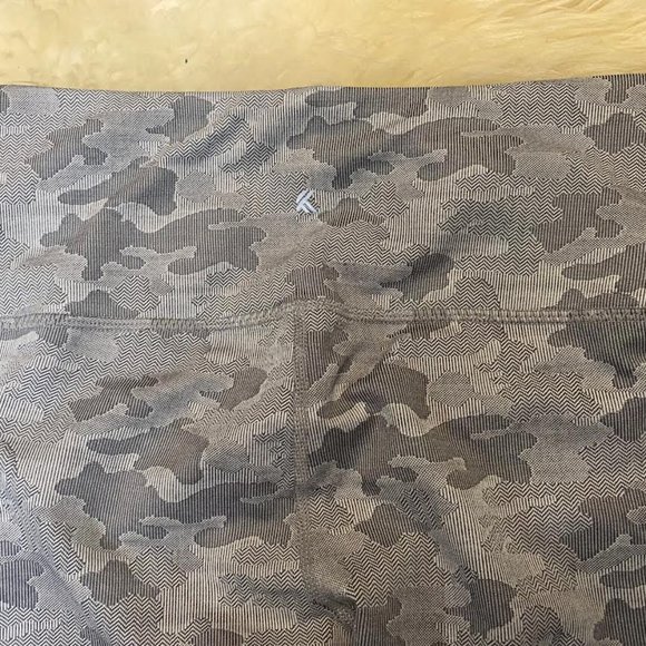 NWT $78 KYODAN WOMEN S SOFT CAMO JACQUARD ULTRA HIGH-WAIST LEGGINGS GYM YOGA RUN - Picture 11 of 11
